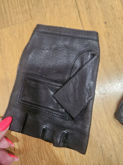 Manusi condus barbatesti