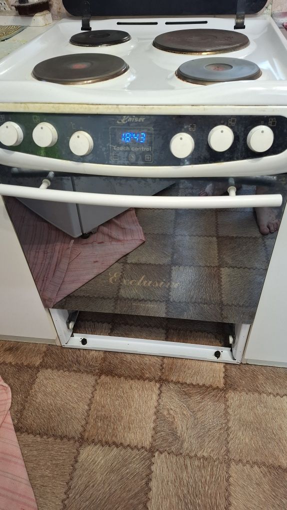 Продам кухонную плиту электрическую