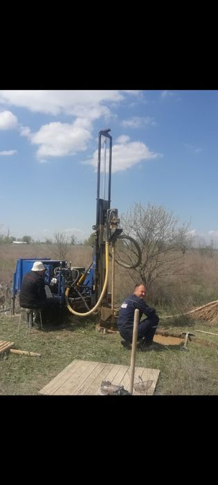 Бурение скважин.