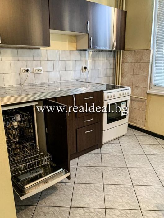 Дава се под наем Тристаен апартамент в София, Сухата река - 110 кв.м за 485 € - Снимка #1