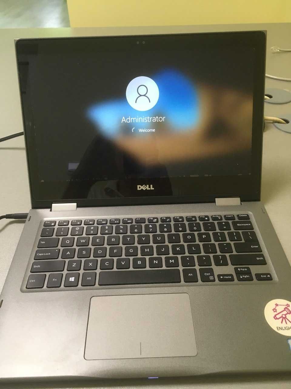лаптоп-таблет DEL Inspiron Yoga с тъч дисплей