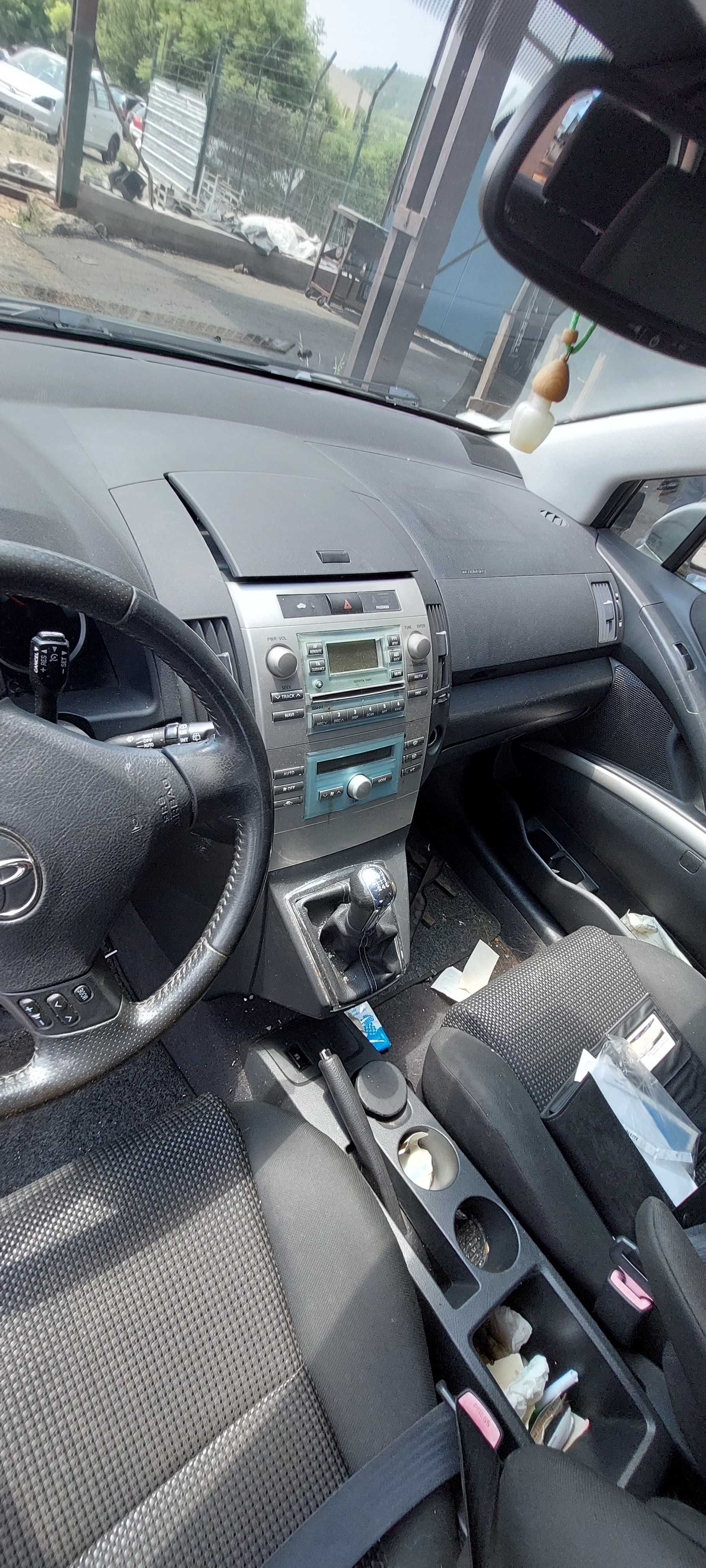 Toyota Corolla Verso 2,2 d4d, Тойота Корола Версо 
Юни 2006, на части!