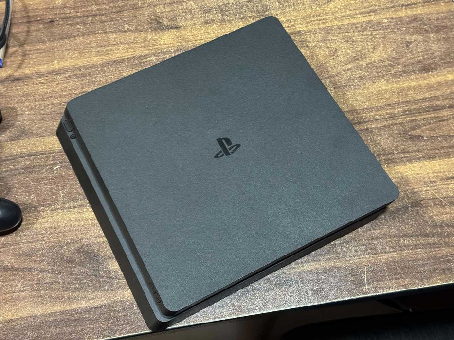 Конзола Playstation 4 slim 500GB