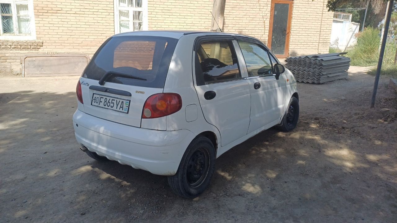 Sotiladi Матиз 2010 yil metani bor  1700$ kelishiladi