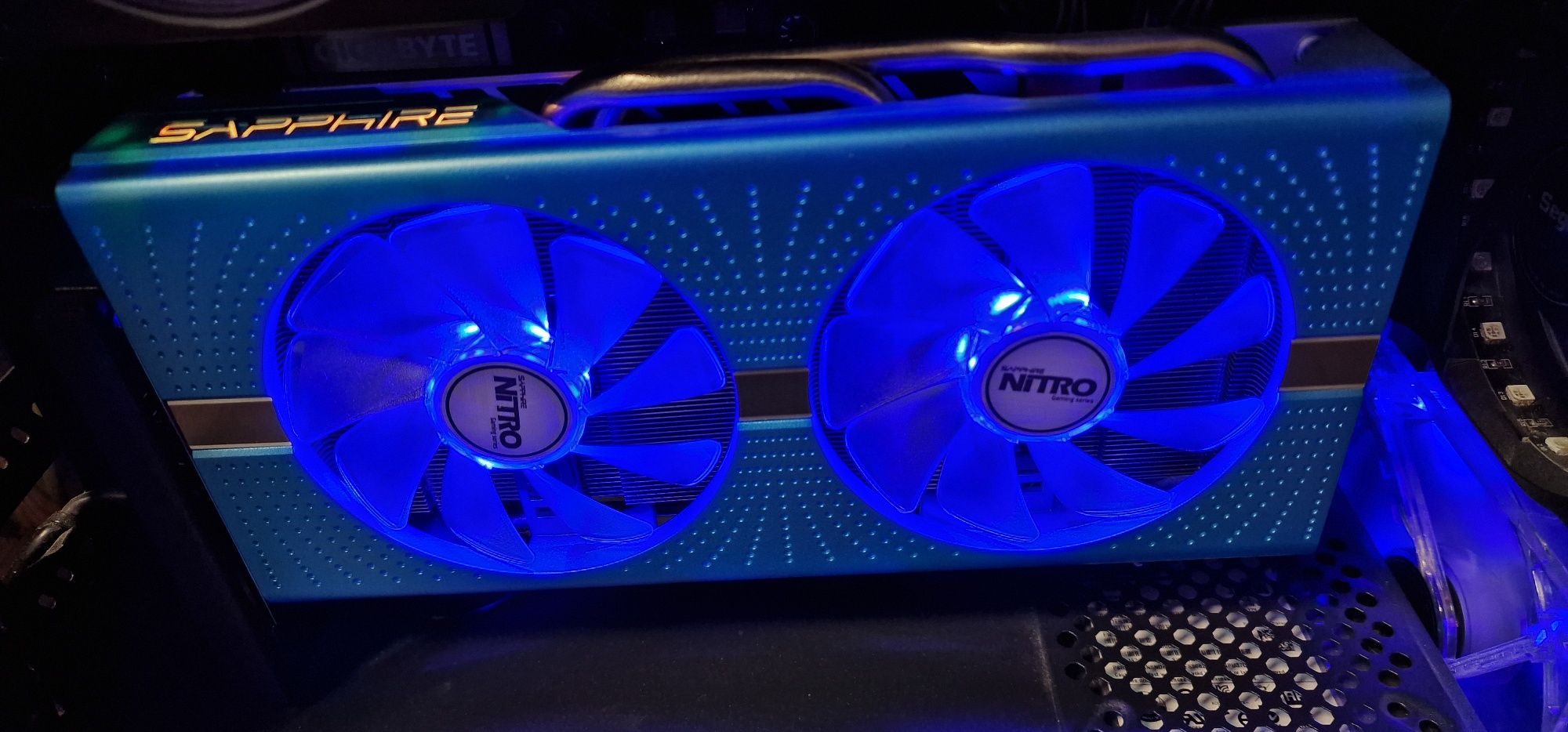 Vînd 2 ventilatoare noi cu led albastru placa video RX590