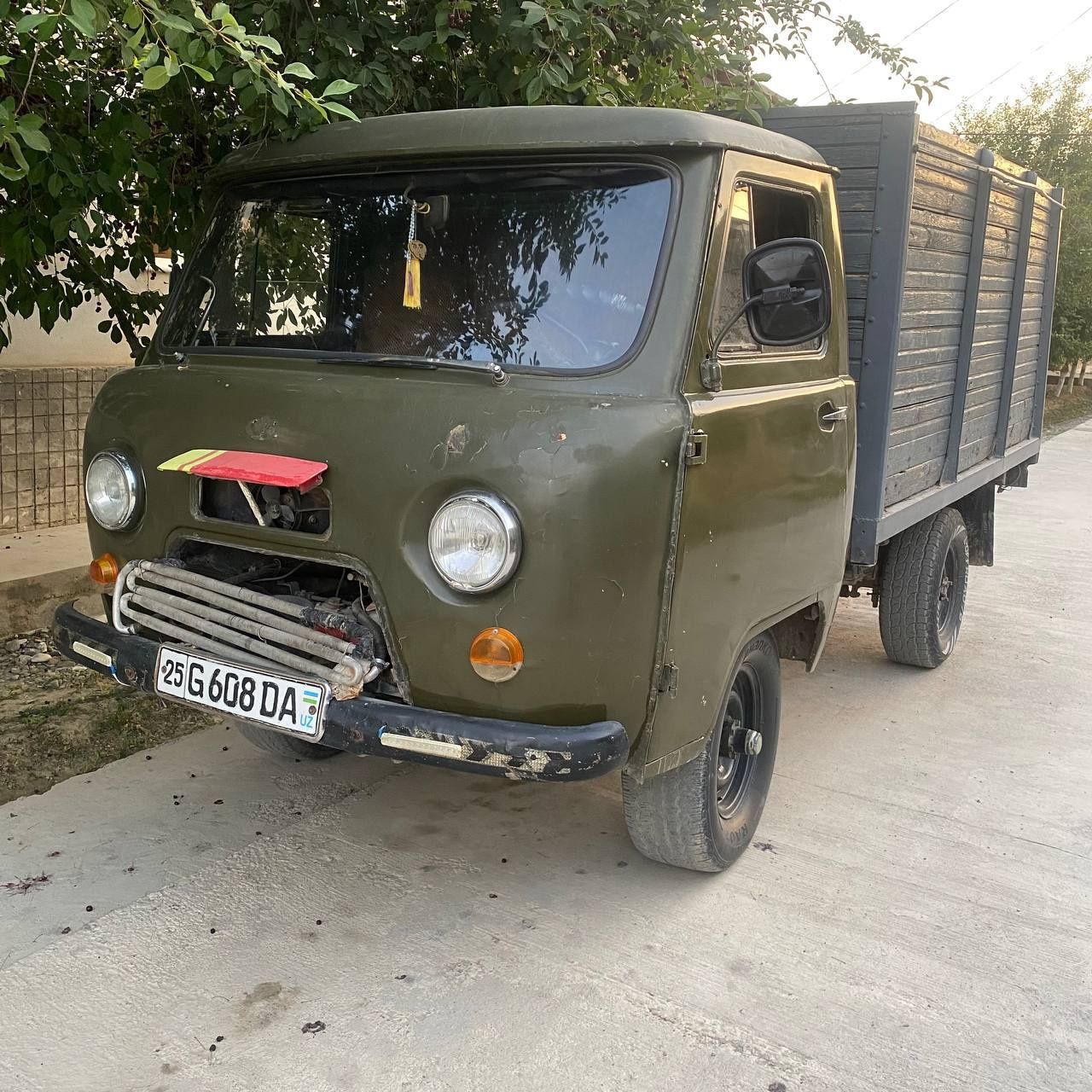 Uaz sotiladi  narxini kelishamiz