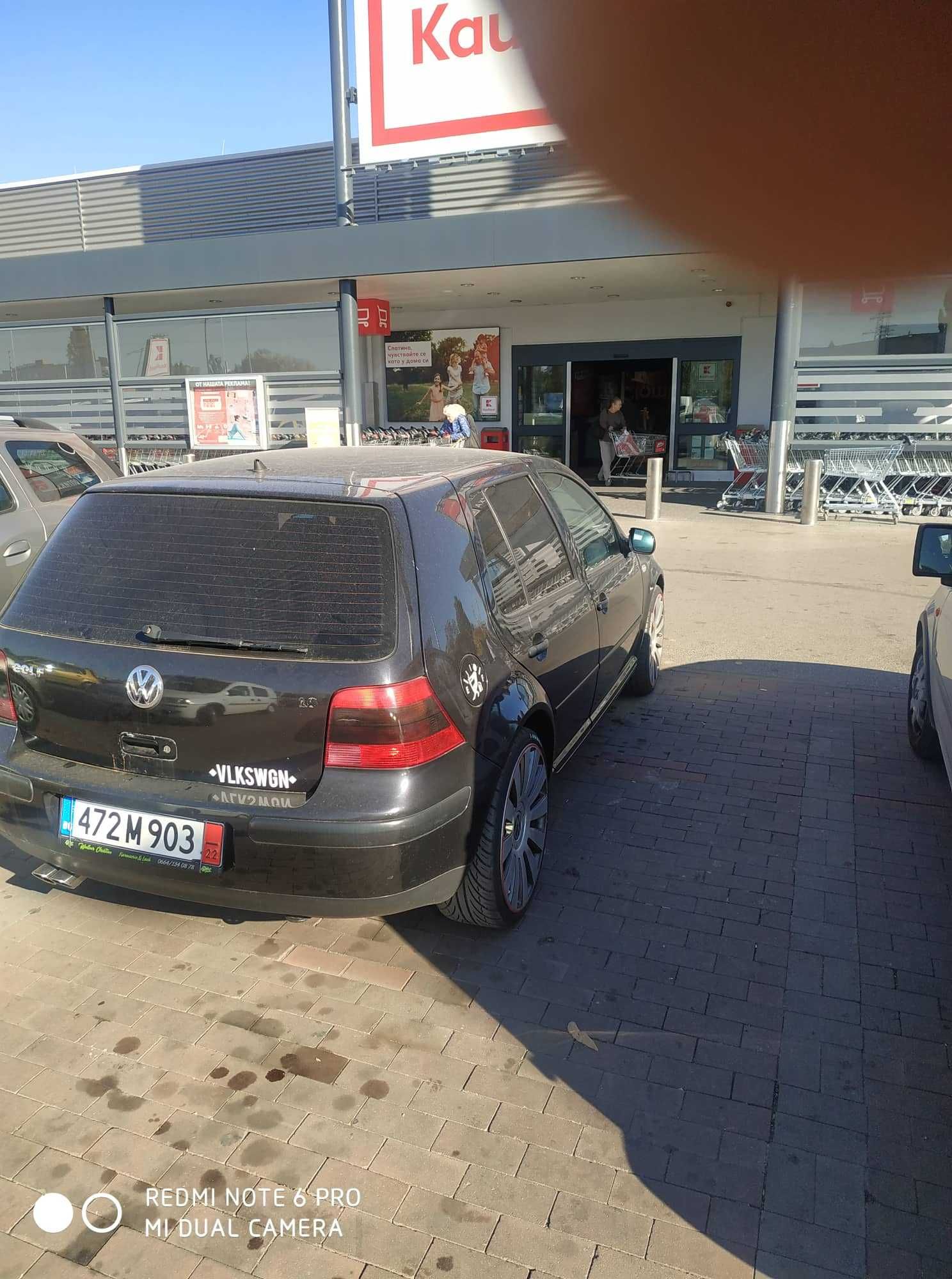 Продавам Volkswagen Golf 4