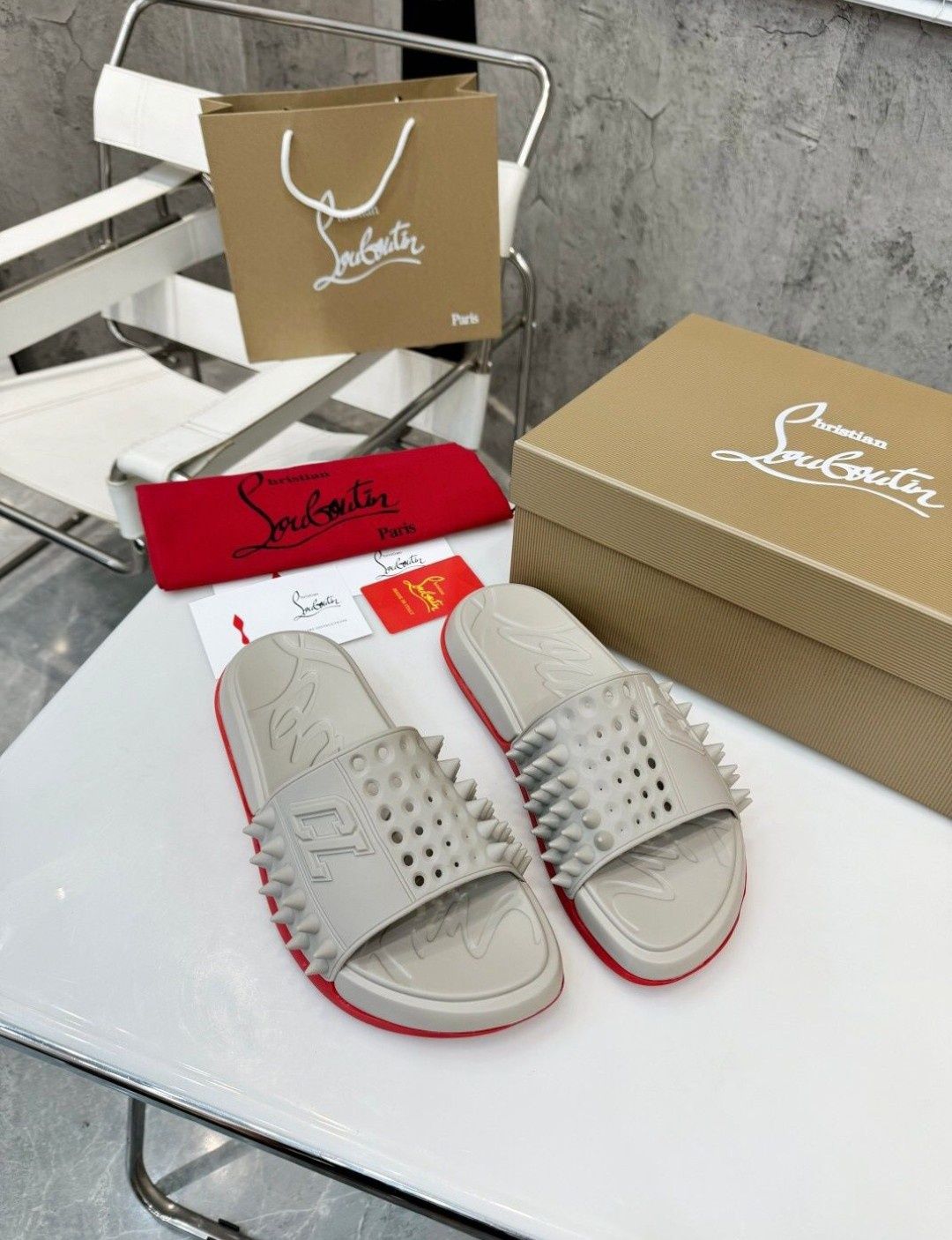 Slapi Louboutine