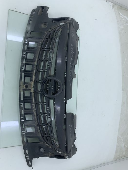 Dezmembrez Grila bara fata de pe Opel CORSA D 2006-2014