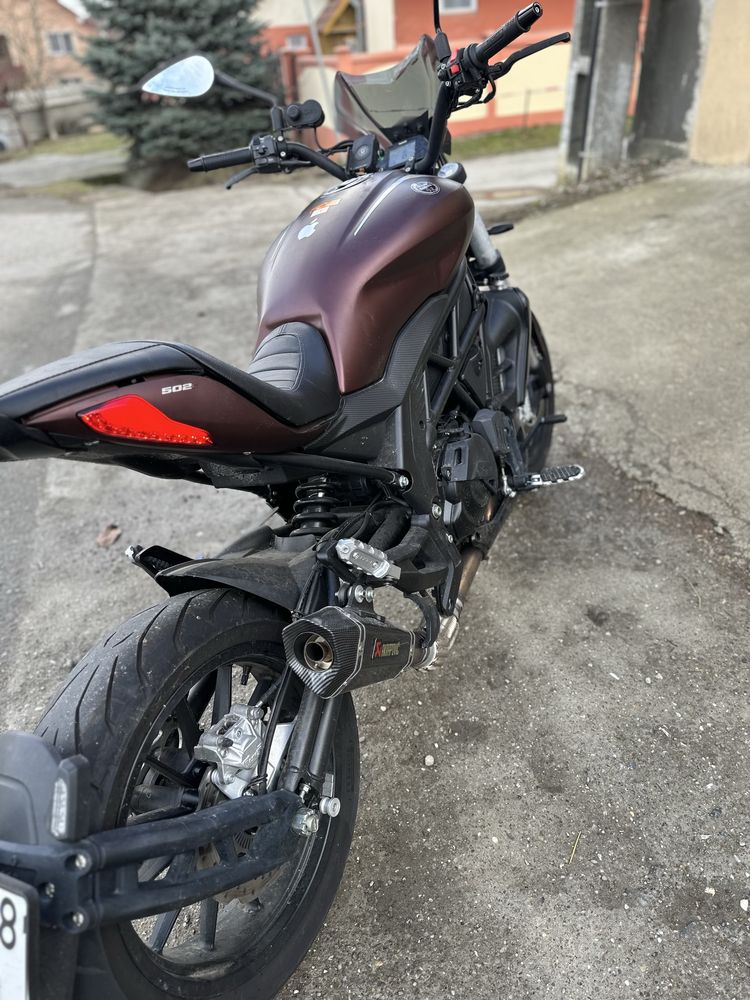 Motocicleta Benelli 502C Cruiser 2022