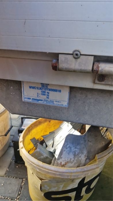 Vand remorca 1300 kg