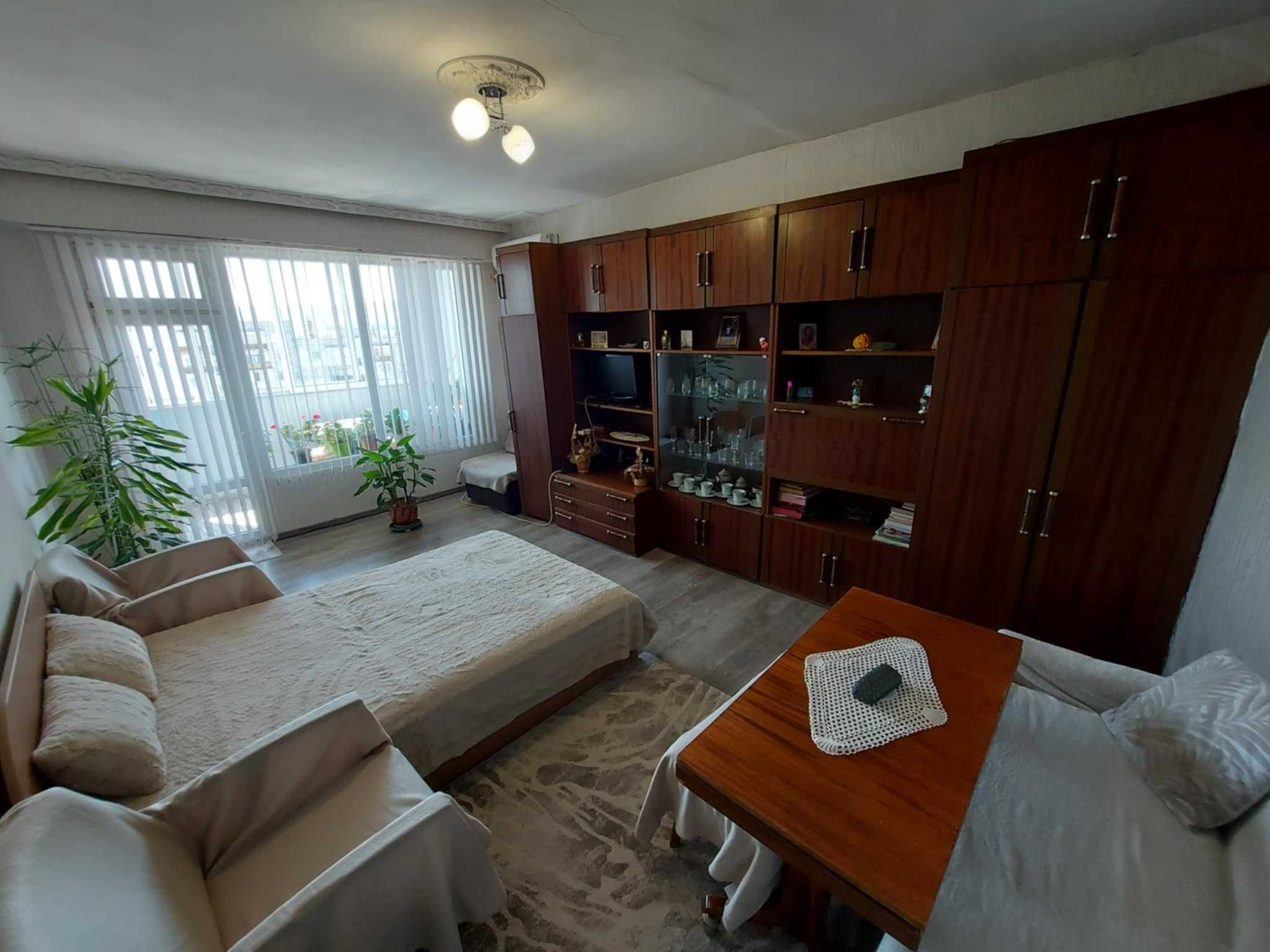 Двустаен апартамент, 65кв.м, кв. Запад 2