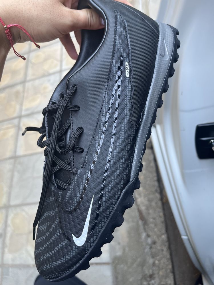 Футболни обувки Nike Нови