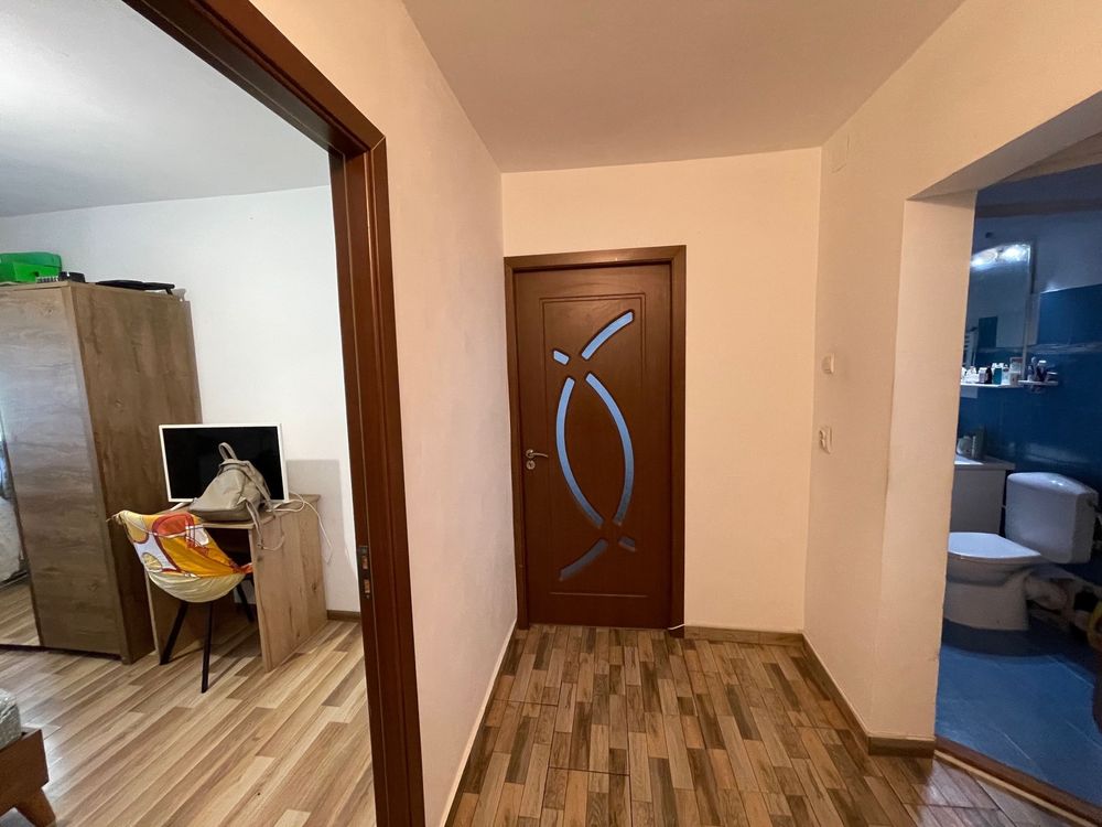 Vand apartament 3 camere.Nu sunt agentie imobiliara