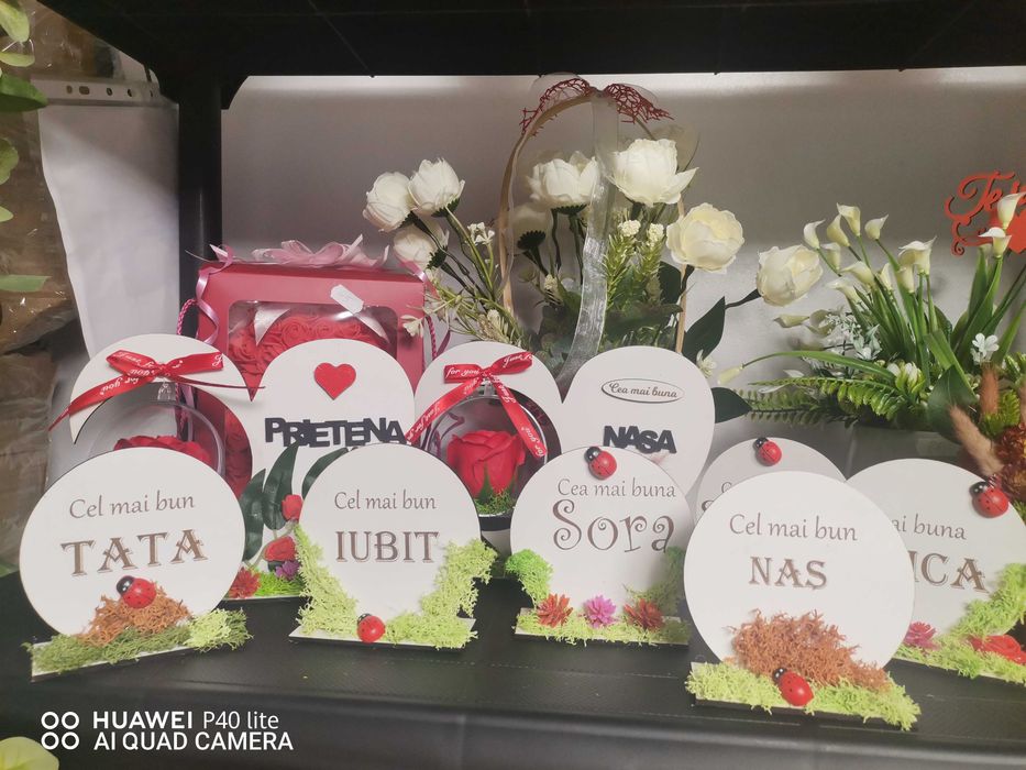 Aranjamente flori diferite.