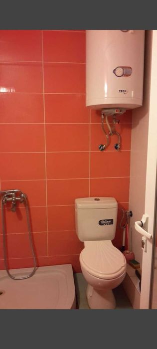 Дава се под наем Двустаен апартамент в Бургас, Център - 70 кв.м за 350 € - Снимка #2