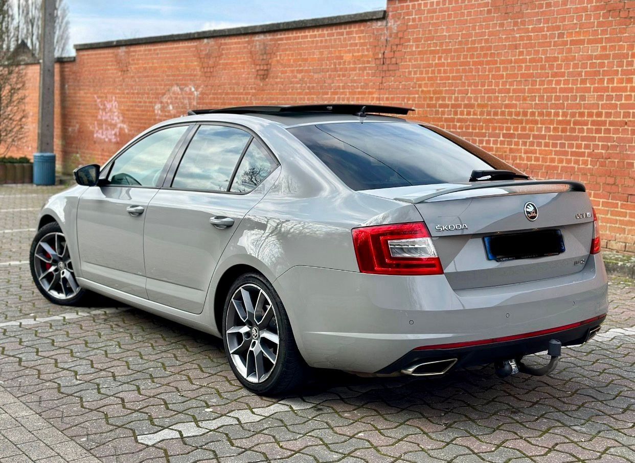 Skoda VRS/DSG/Panoramic-Gris Nardo Spécial Color