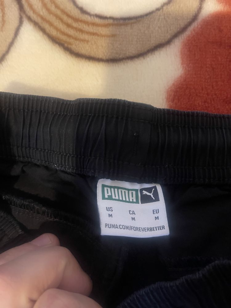 Vând pantaloni cargo Puma mărimea M