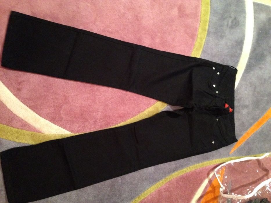 Продавам дамски дънки - всеки чифт за 5 лв.