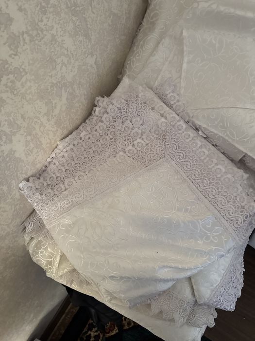 dasturxon b/u xolati yaxshi 160ga 3 metrl oq