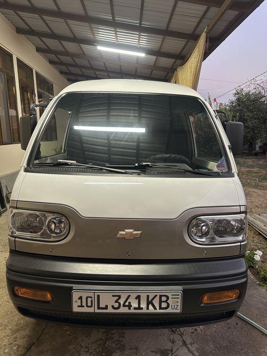 Тайёр дамас сотилади