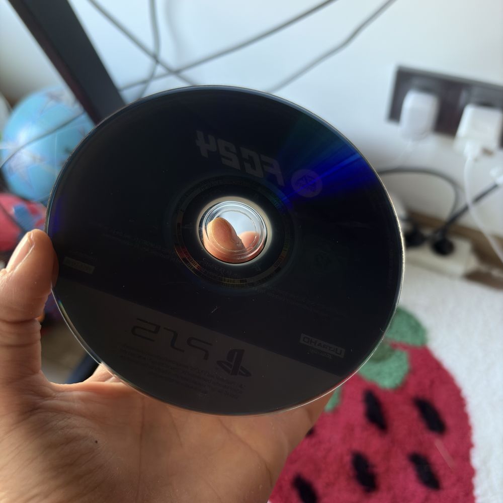Продавам Fc24 за PlayStation5