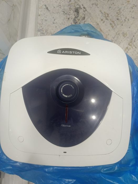 Продам Аристон водонагреватель