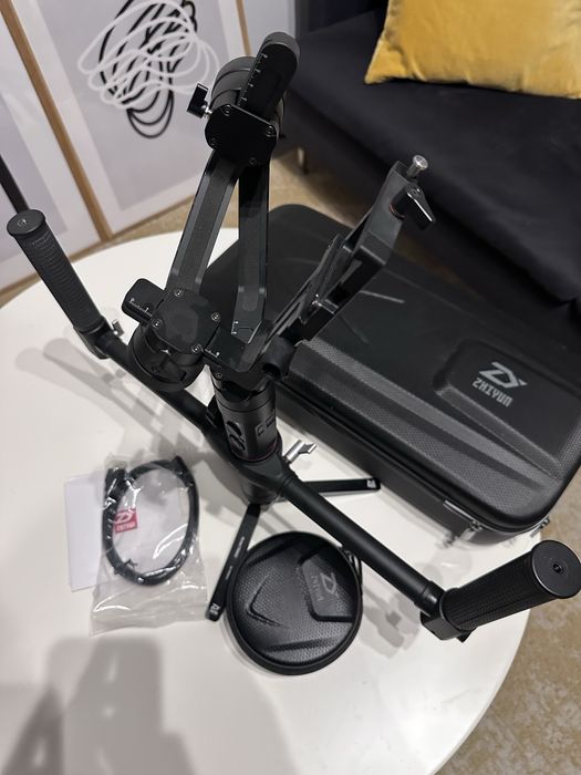Stabilizator (Gimbal) 3 axe Zhiyun Crane 2