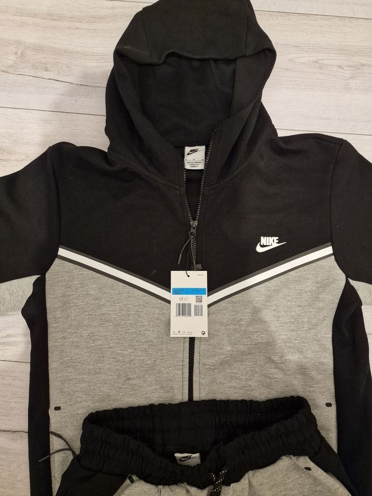 Nike te fleece negru cu gri