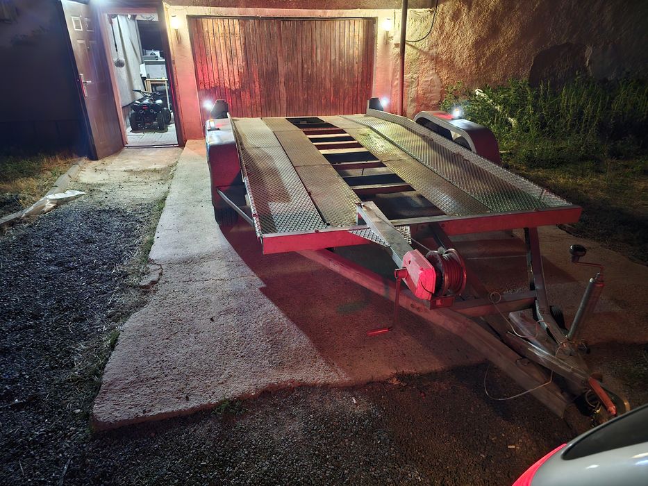 Платформа за кола