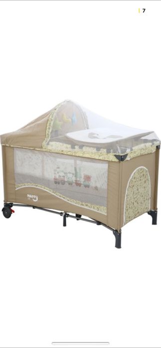 Pătuț pliabil cu 2 nivele, cu masă de înfășat