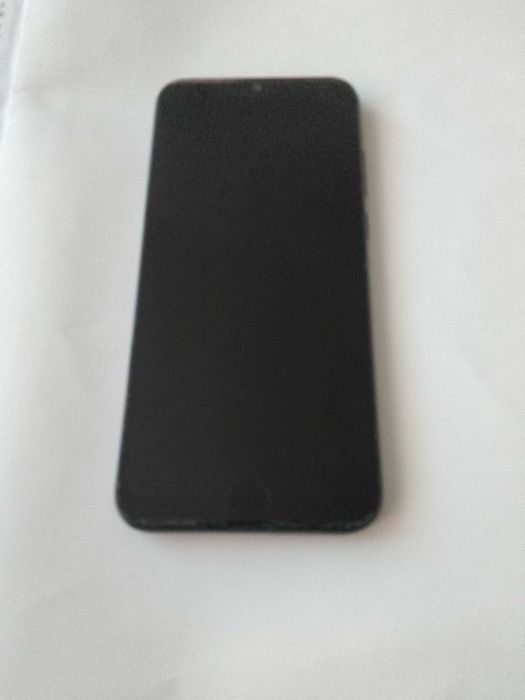 Моторола E6s - 32 GB/12 mp) в отлично състояние (+кабел +кейс)