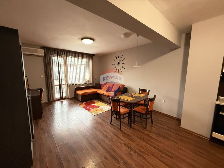 Дава се под наем Двустаен апартамент в Варна, Зимно кино Тракия - 65 кв.м за 423.3 € - Снимка #1