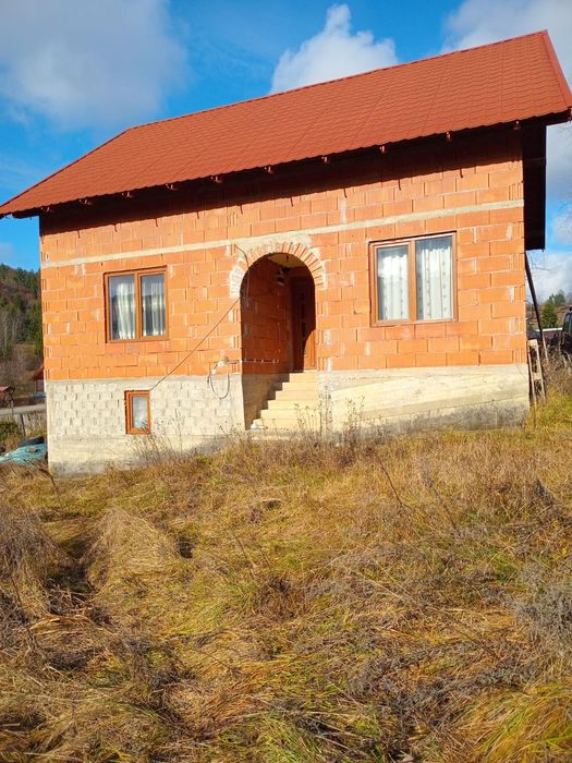 Proprietate spațioasă, 220 mp și 50 ari ter