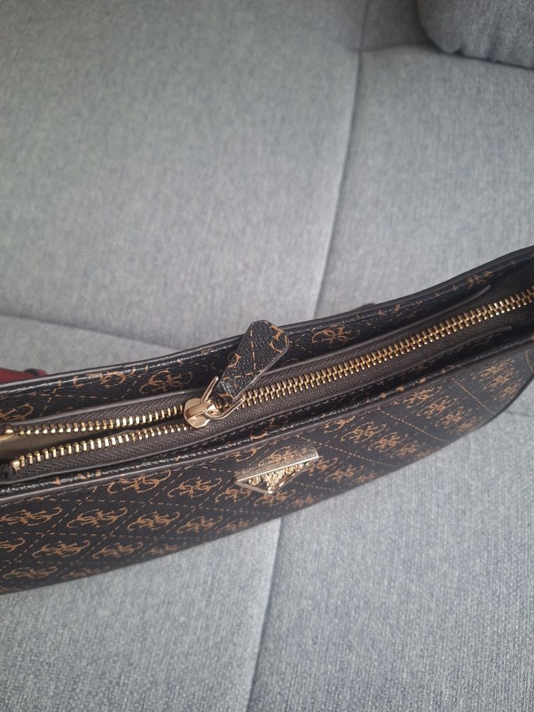 Кафява Чанта Guess