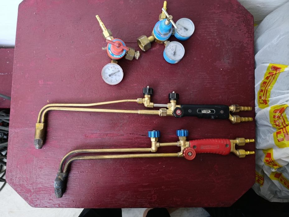 Продам резак 2 комплекта с редукторами