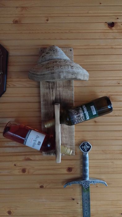 Декоративни стойки за вино