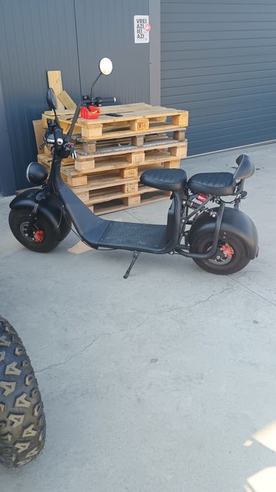 Vind scuter electric HARLEY 1 puțin folosit garanție