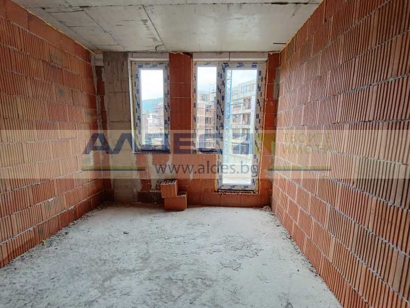 Продава се Тристаен апартамент в София, Малинова долина - 129 кв.м за 1470 €/кв.м - Снимка #2