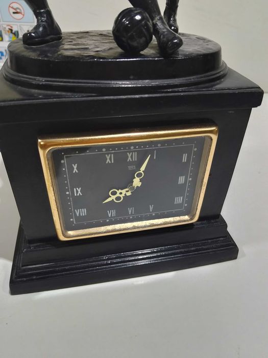 Оригин. антикварные настоль. часы Касли, модель знаменитые Футболисты