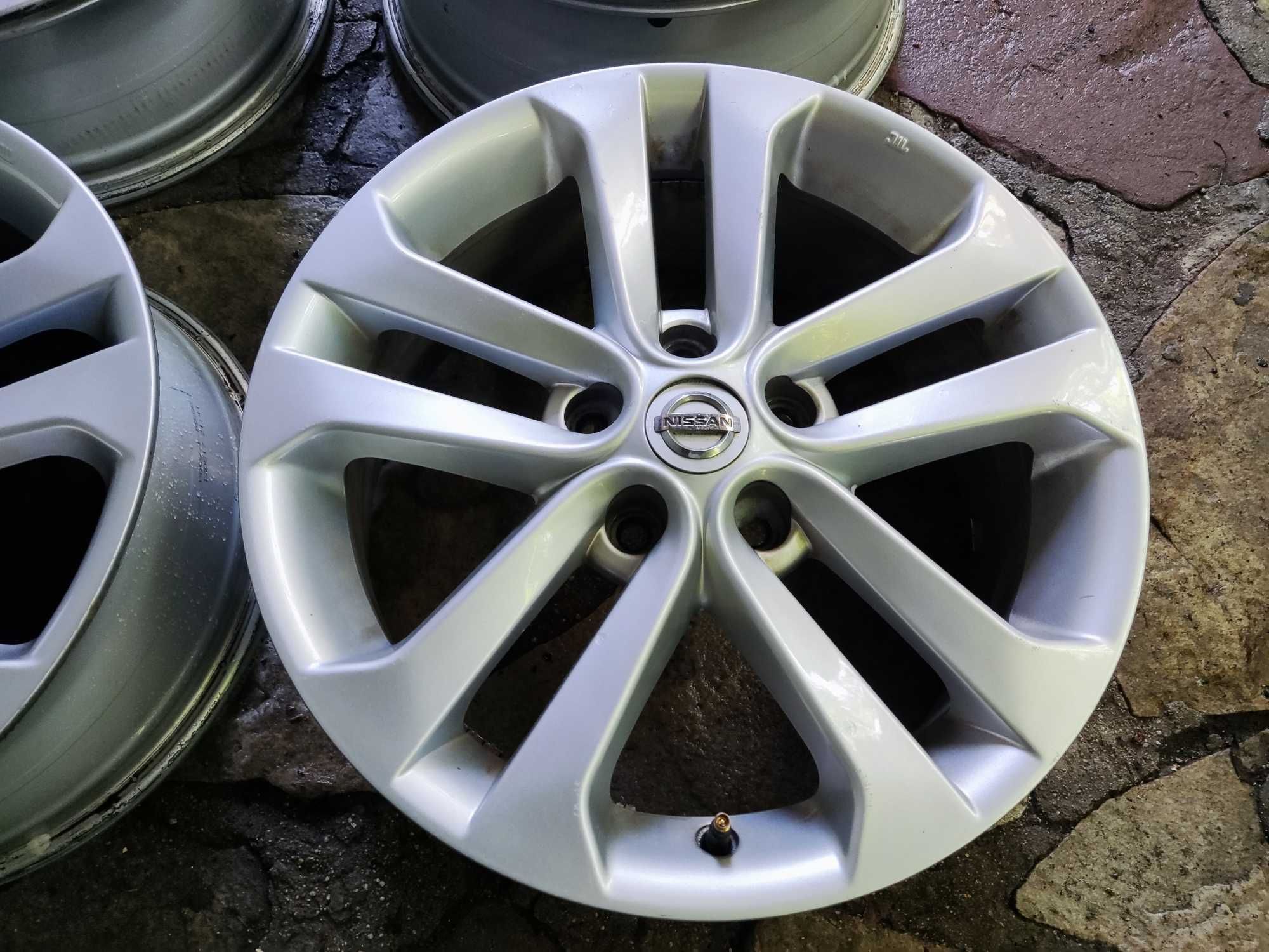 17 цола Нисан 5x114,3 оригинални лети джанти Nissan 5x114,3