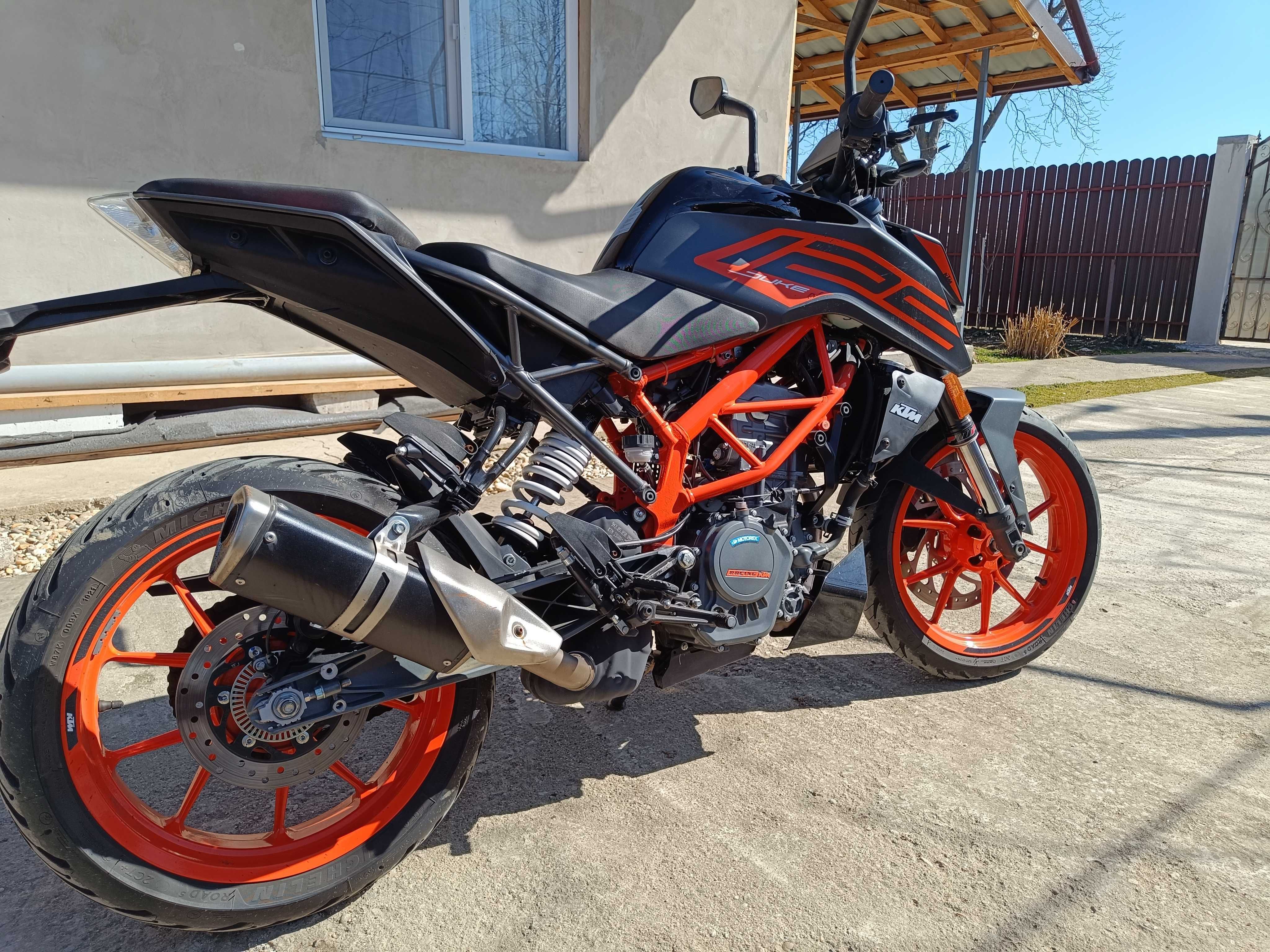 Ktm duke 125 ideal pentru incepatori
