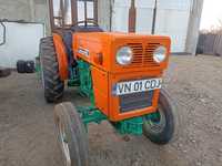 Vând tractor 445 viticol proprietar in acte cumpărat de nou