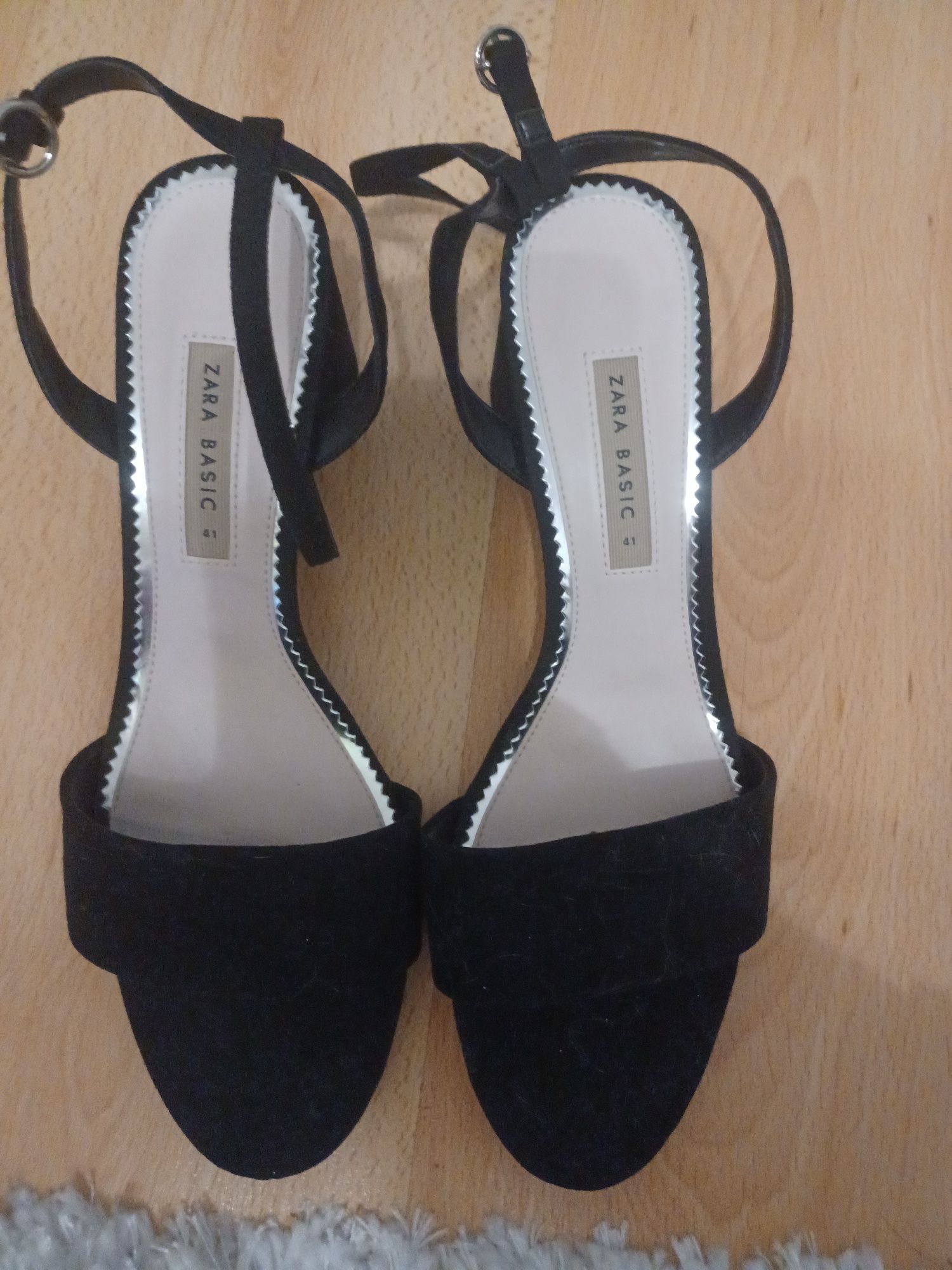 SANDALE elegante