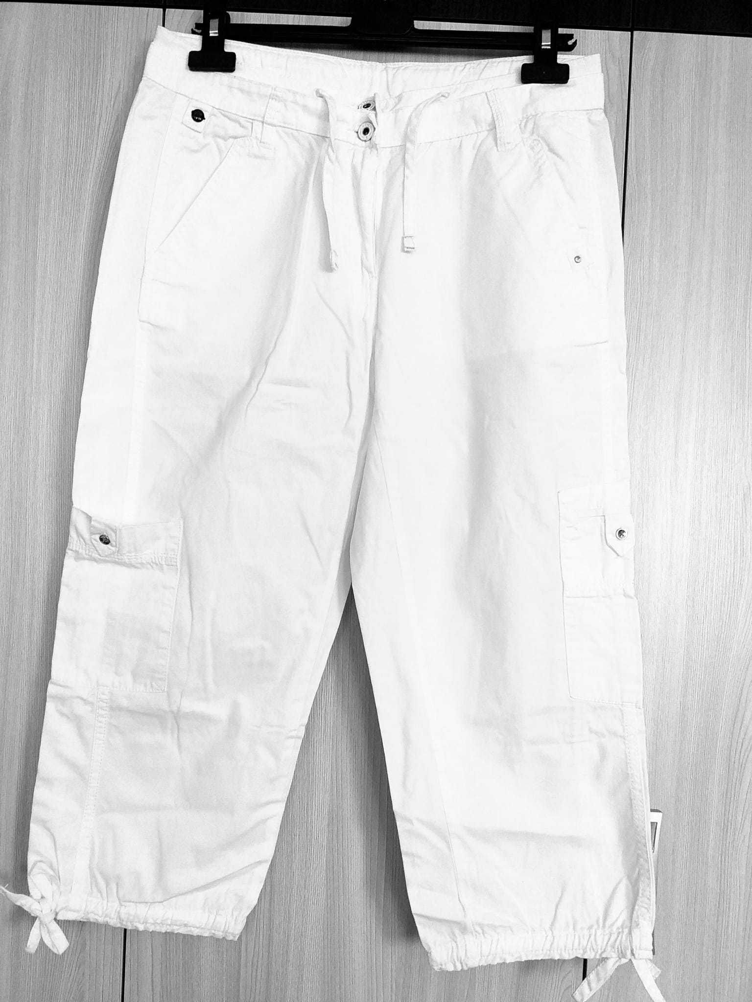 Pantaloni blugi  si albi de vara