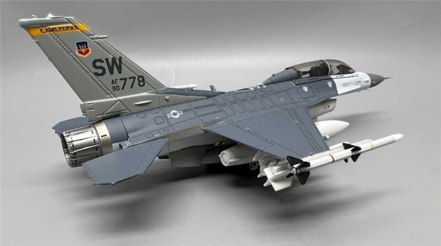 Macheta avion metalica F-16D USAF Mig Killer 92 scara 1:72 21cm