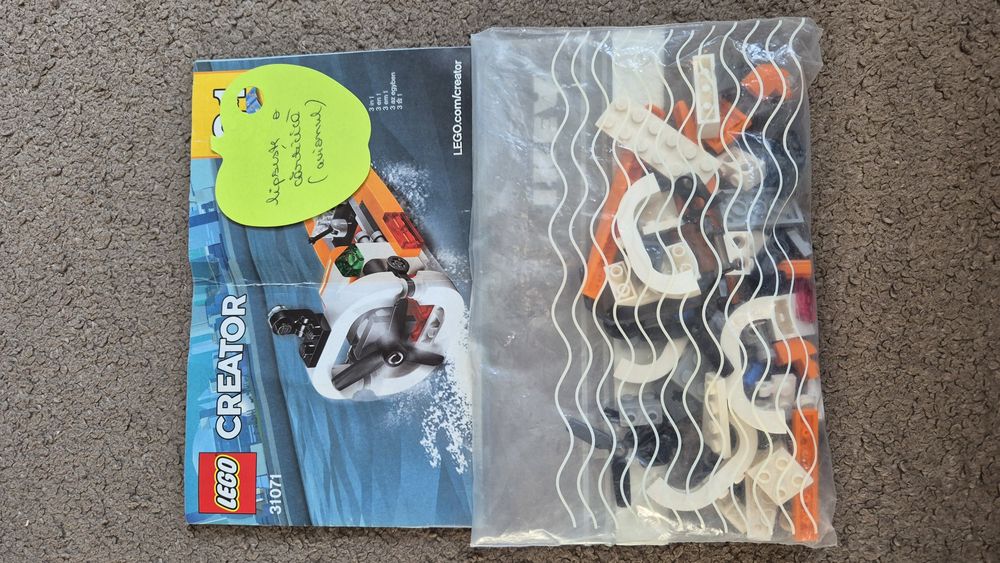 Lego Creator 3 in 1  31071 Drona de explorare