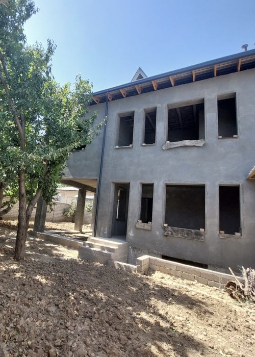 Дурмон Қ.Ф.Й. Бирлик М.Ф.Й. Турк маҳалласи 4 сотих 5 хона.