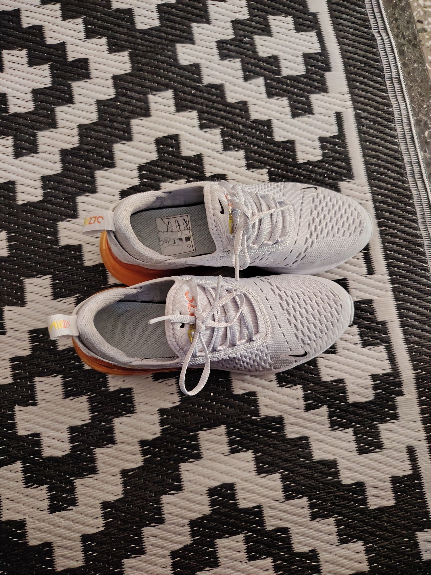 Маратонки nike, 270