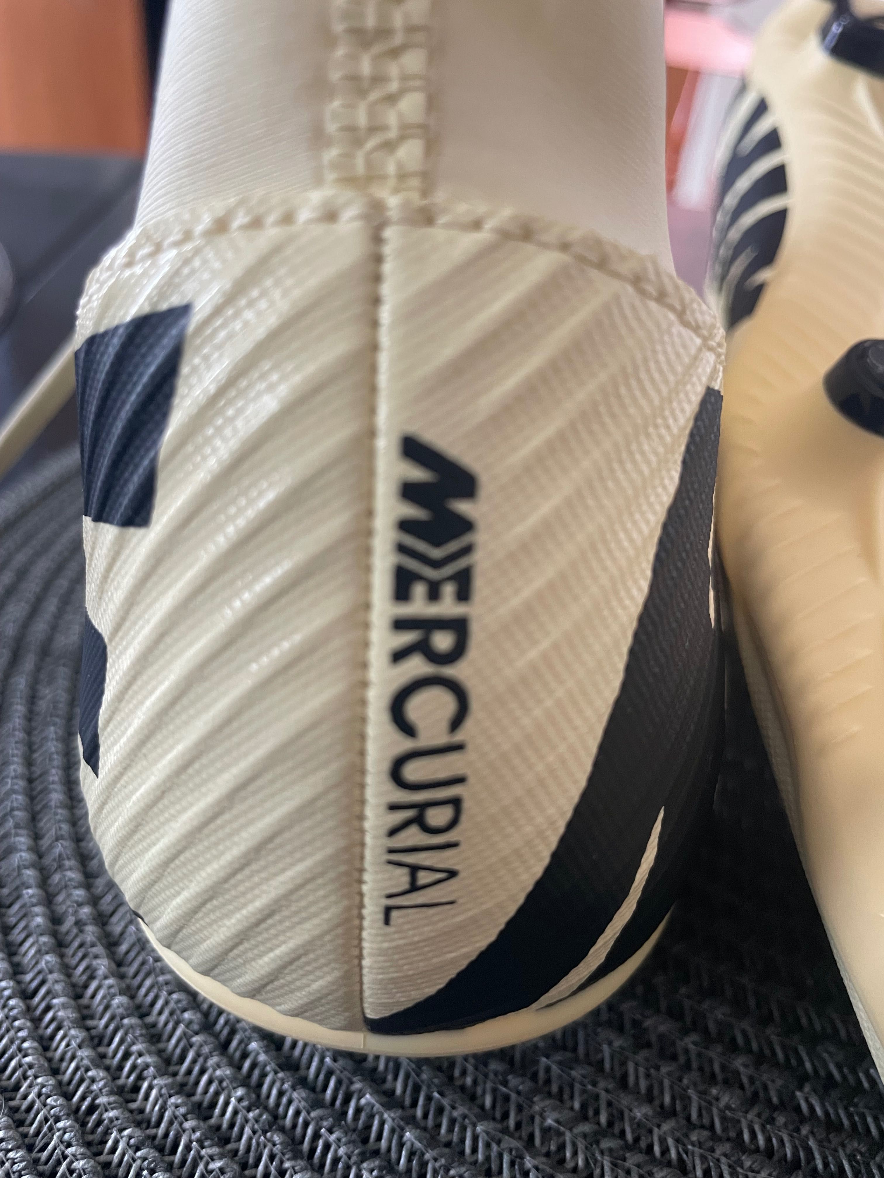 Футболни обувки Nike mercurial
